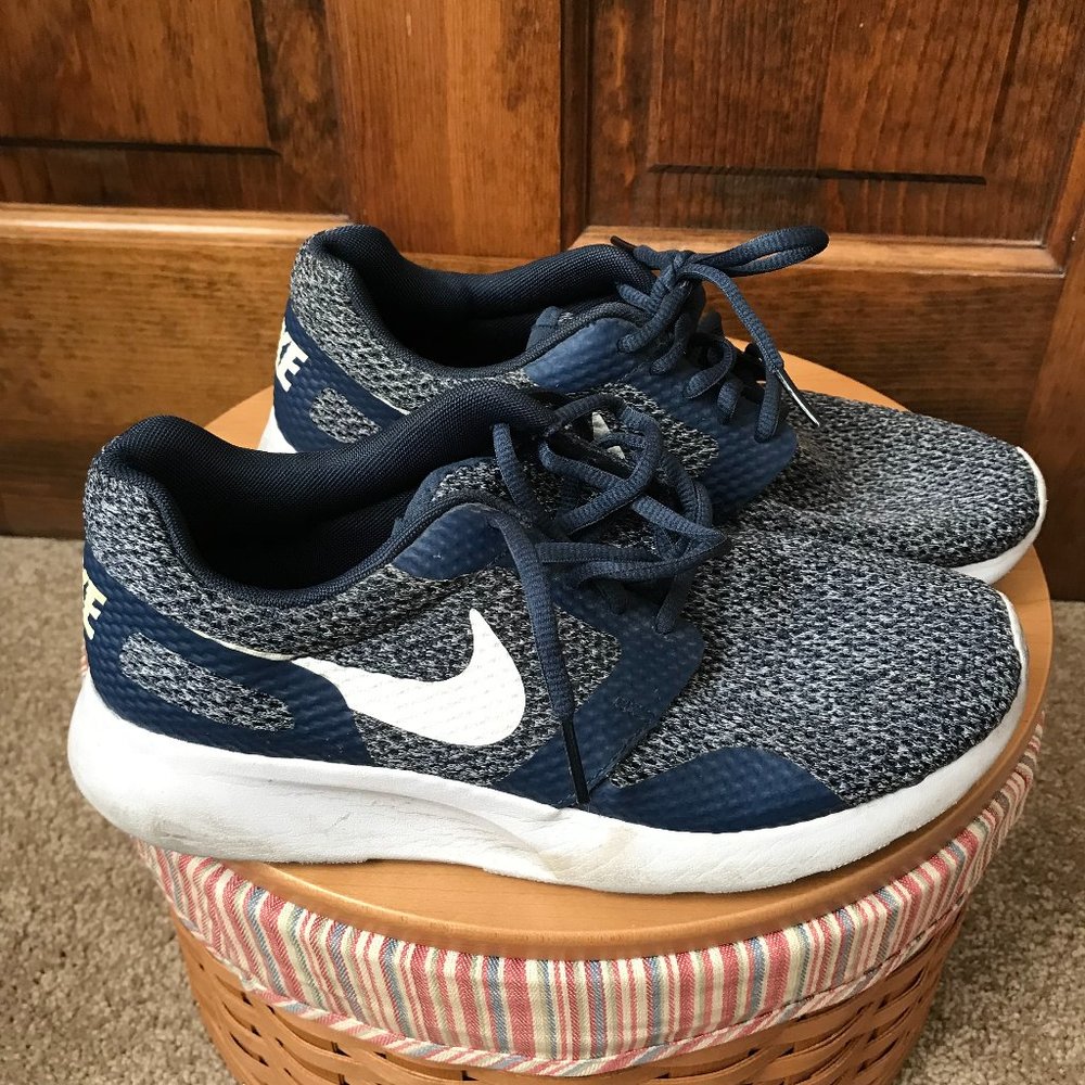 Nike 747495-402 Dark Blue Flyknit Sneakers Size 7.5 - Picture 2 of 11